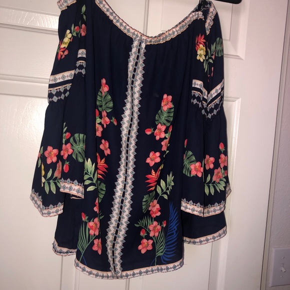 Blue blouse - Picture 1 of 6